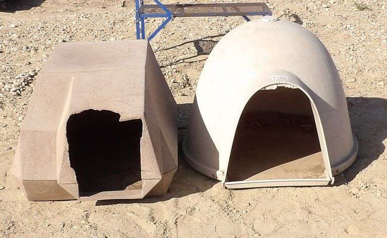 R-1211 Dog Houses
