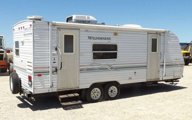 R-1284 2000 Fleetwood Wilderness Camp Trailer