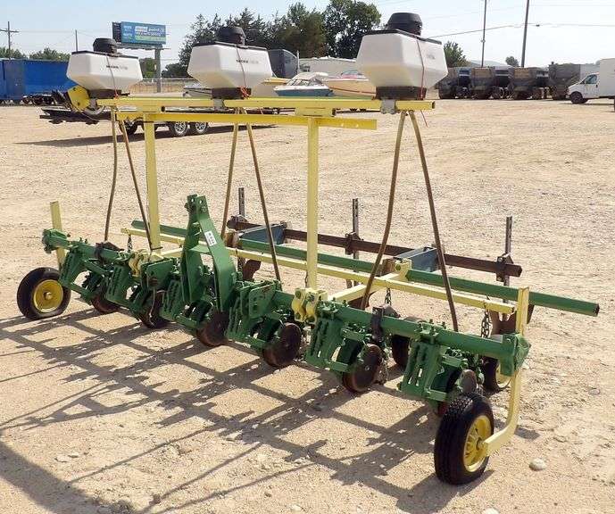 R-634 3-Point Planter