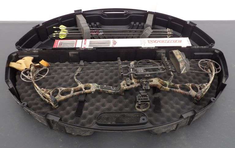 R-1201 Fred Bear Bow & Case