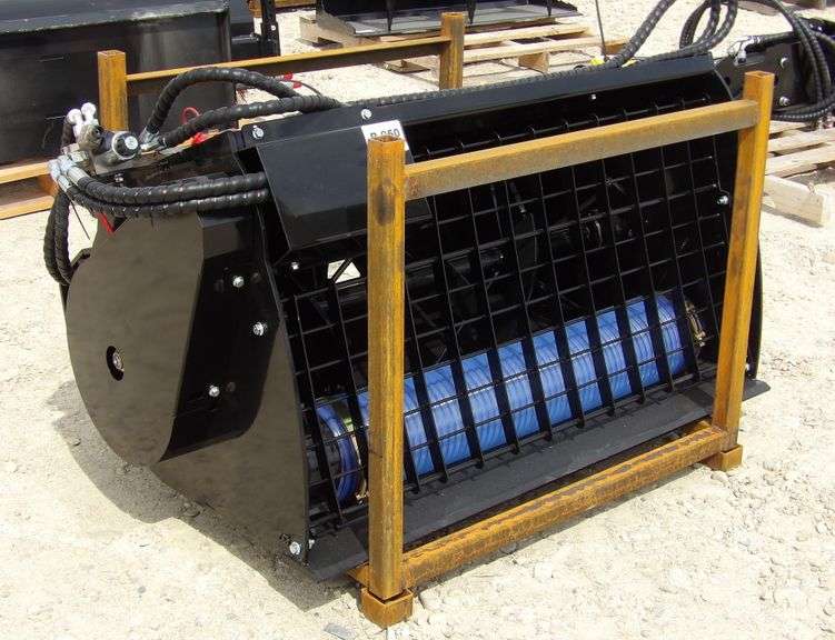 R-950 Skid Steer Mixing Bucket