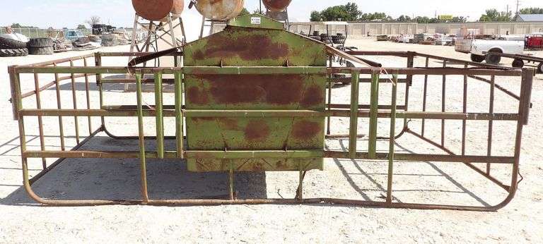 R-1124 Calf Creep Feeder