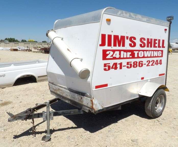 R-524 Enclosed Trailer
