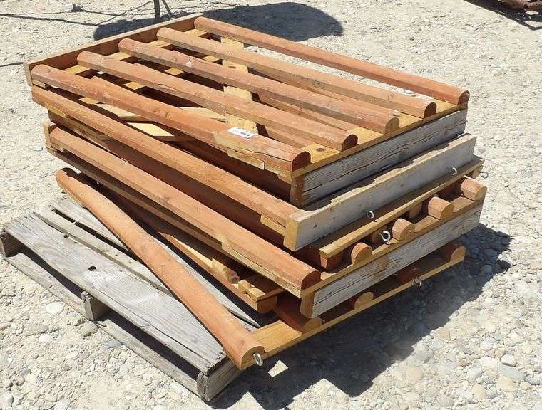 R-1158 Wooden Sheep Panels