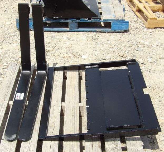 R-1060 Mini Skid Steer Mast & Forks