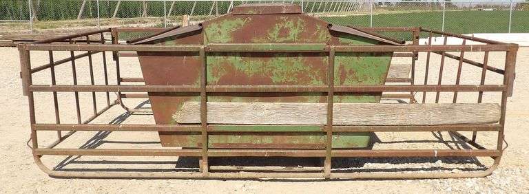 R-1125 Calf Creep Feeder