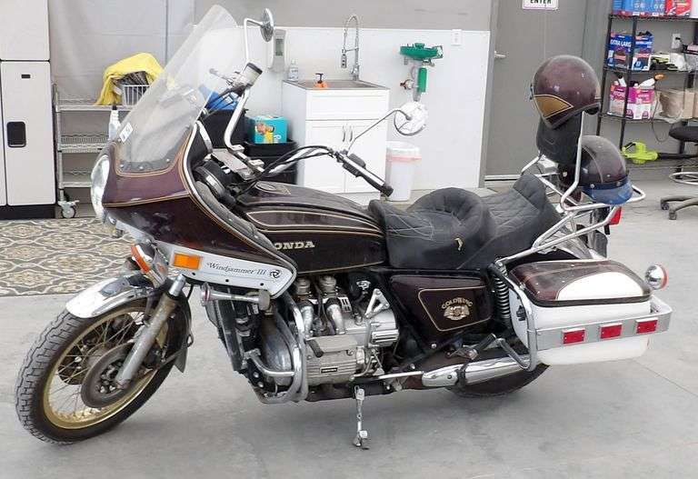 R-479 1976 Honda Goldwing Windjammer III Motorcycle