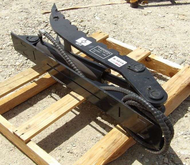 R-1019 Hydraulic Thumb