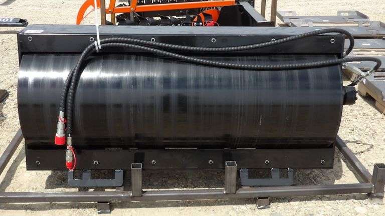 R-960 Skid Steer Vibratory Roller