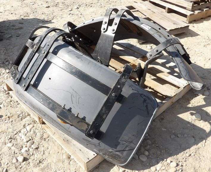 R-1122 Fenders (2)