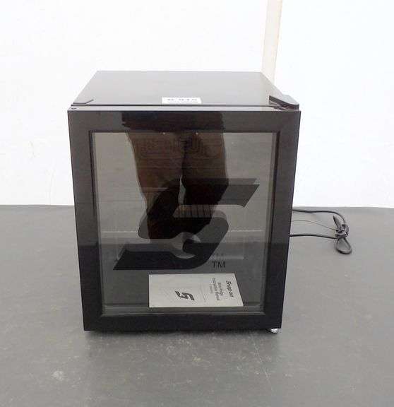 R-815 Snap-On Mini Fridge