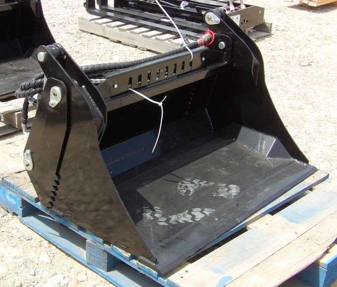 R-1057 Mini Skid Steer 4 in 1 Bucket