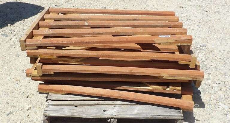 R-1158 Wooden Sheep Panels