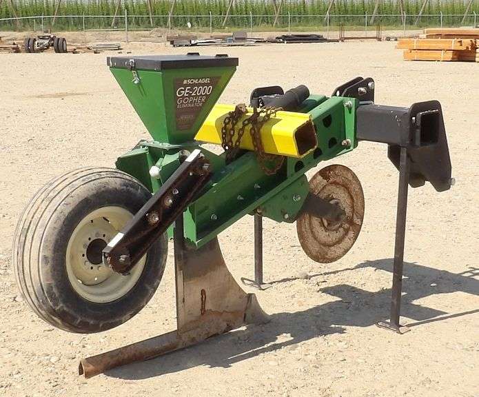 R-915 Schlagel Gopher Eliminator