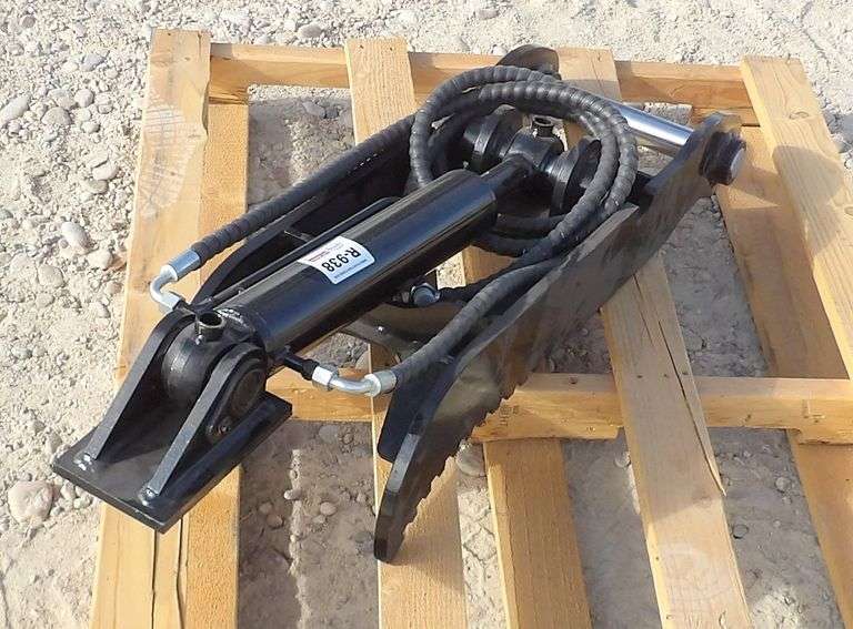 R-938 Hydraulic Thumb