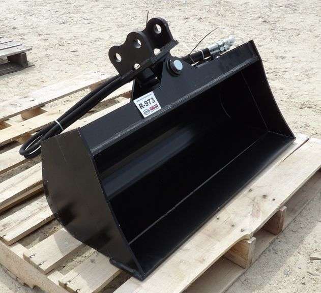 R-973 Mini Excavator Cleanup Bucket