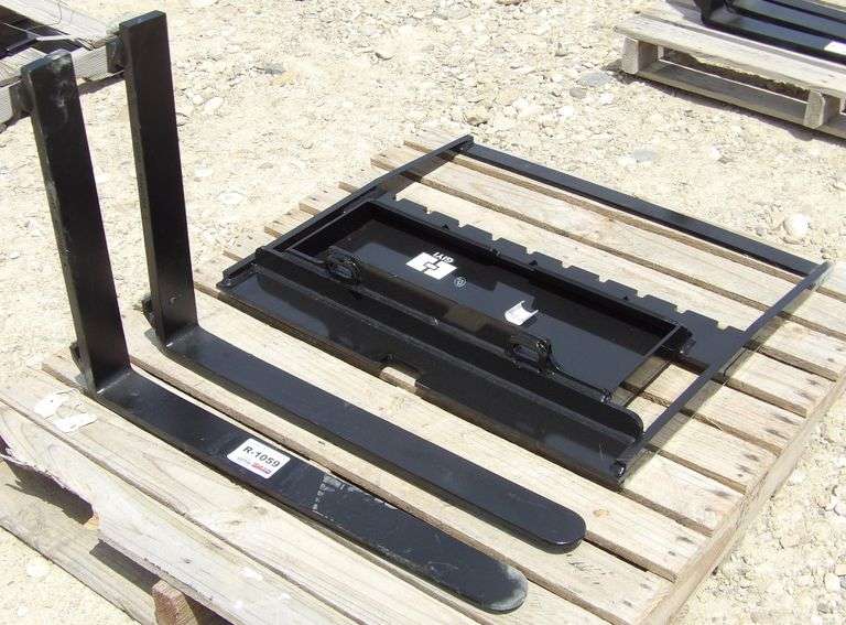 R-1059 Mini Skid Steer Mast & Forks