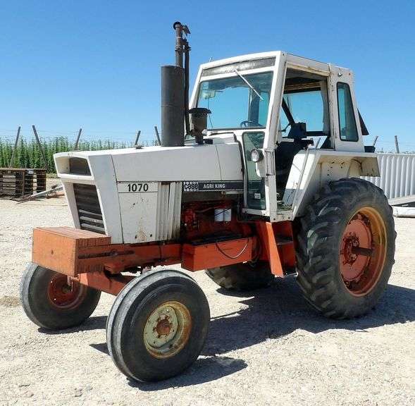 R-1300 J.I. Case 1070 Tractor
