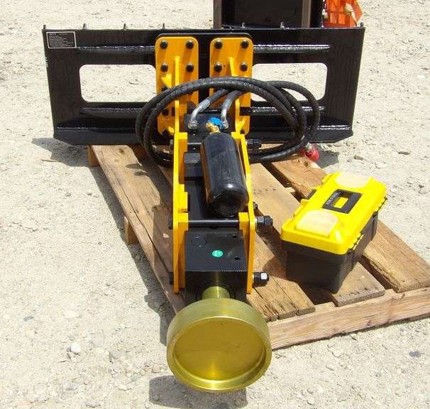 R-1013 Skid Steer Post Pounder