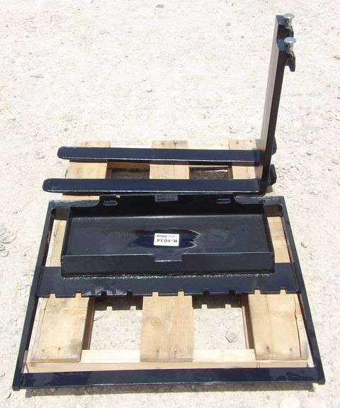 R-1034 Mini Skid Steer Mast & Forks