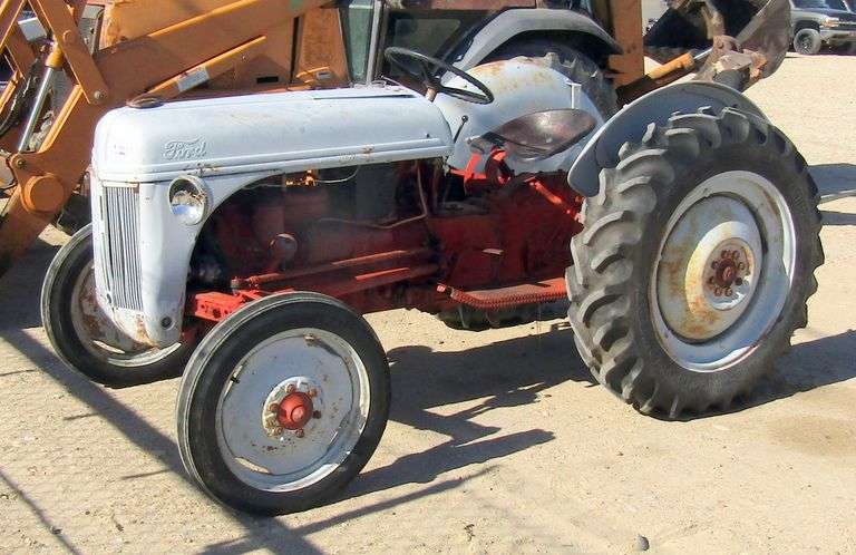 R-1263 Ford 8N Tractor