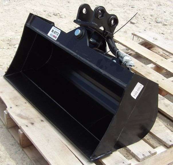 R-973 Mini Excavator Cleanup Bucket