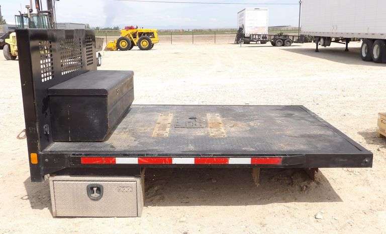 R-728 CM Steel Flatbed