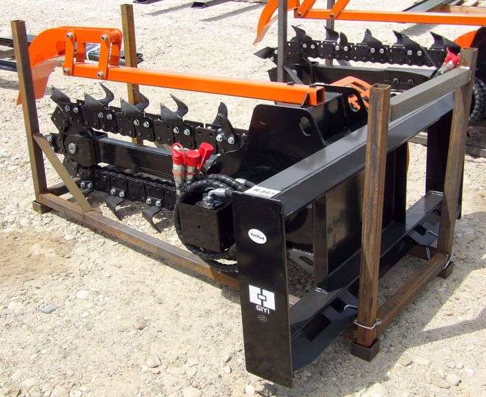 R-961 Skid Steer Trencher