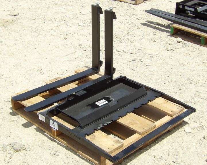 R-1034 Mini Skid Steer Mast & Forks