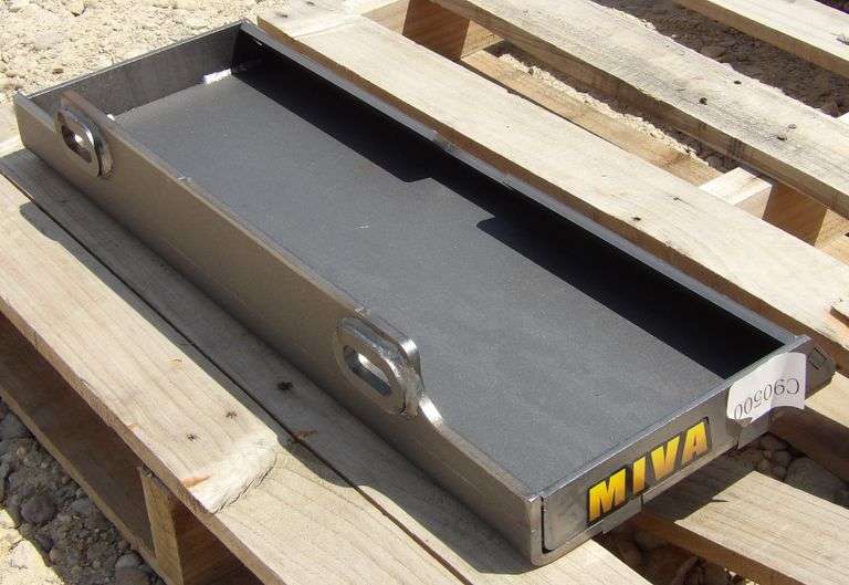 R-981 Mini Skid Steer Quick Attach Plate