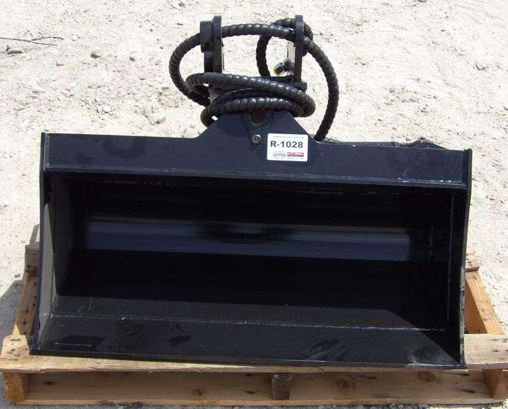 R-1028 Mini Excavator Clean Up Bucket