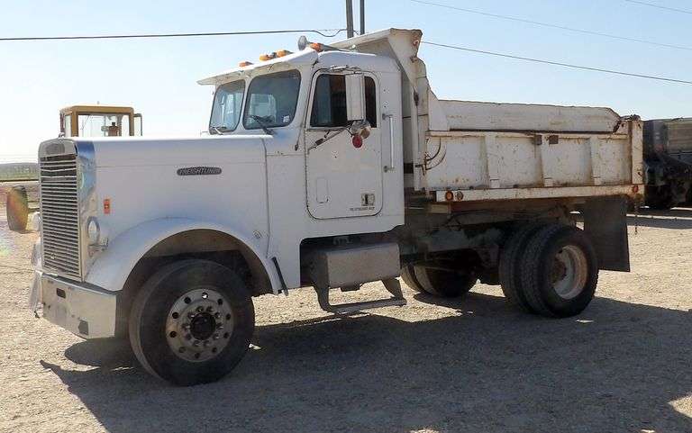 R-850 1987 Freightliner Dump Truck