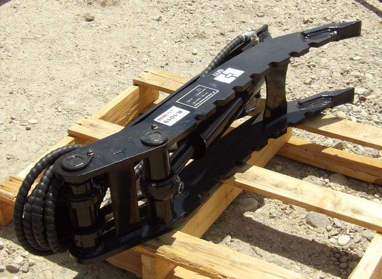 R-1019 Hydraulic Thumb