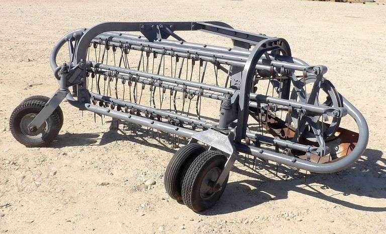 R-830 3-Point Hay Rake