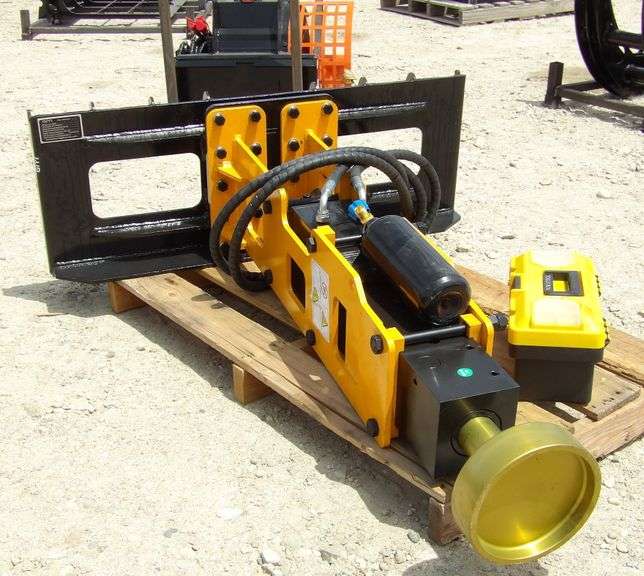 R-1013 Skid Steer Post Pounder