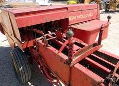 R-832 New Holland Hayliner 315 Baler