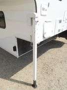 R-592  2002 Artic Fox Pickup Camper