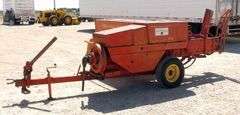 R-832 New Holland Hayliner 315 Baler