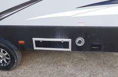 R-650 2016 Carbon Toy Hauler Travel Trailer