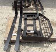R-1007 Skid Steer Mast & Forks