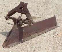 R-641  3-Point Ditcher
