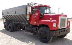 R-571  1979 Mack Commodity Truck