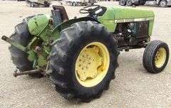R-610 John Deere 2255 Tractor