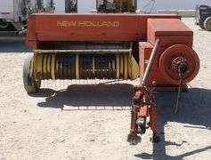 R-832 New Holland Hayliner 315 Baler