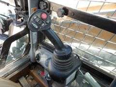 R-860 Case SU280 Skid Steer