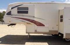 R-590 2005 Cruiser 5th Wheel Travel Trailer