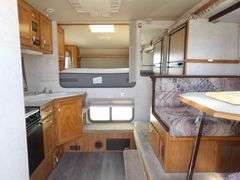 R-592  2002 Artic Fox Pickup Camper