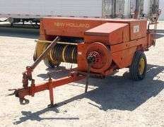 R-832 New Holland Hayliner 315 Baler
