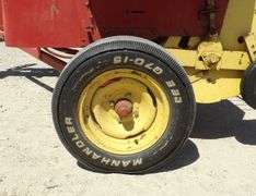 R-832 New Holland Hayliner 315 Baler