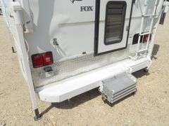 R-592  2002 Artic Fox Pickup Camper